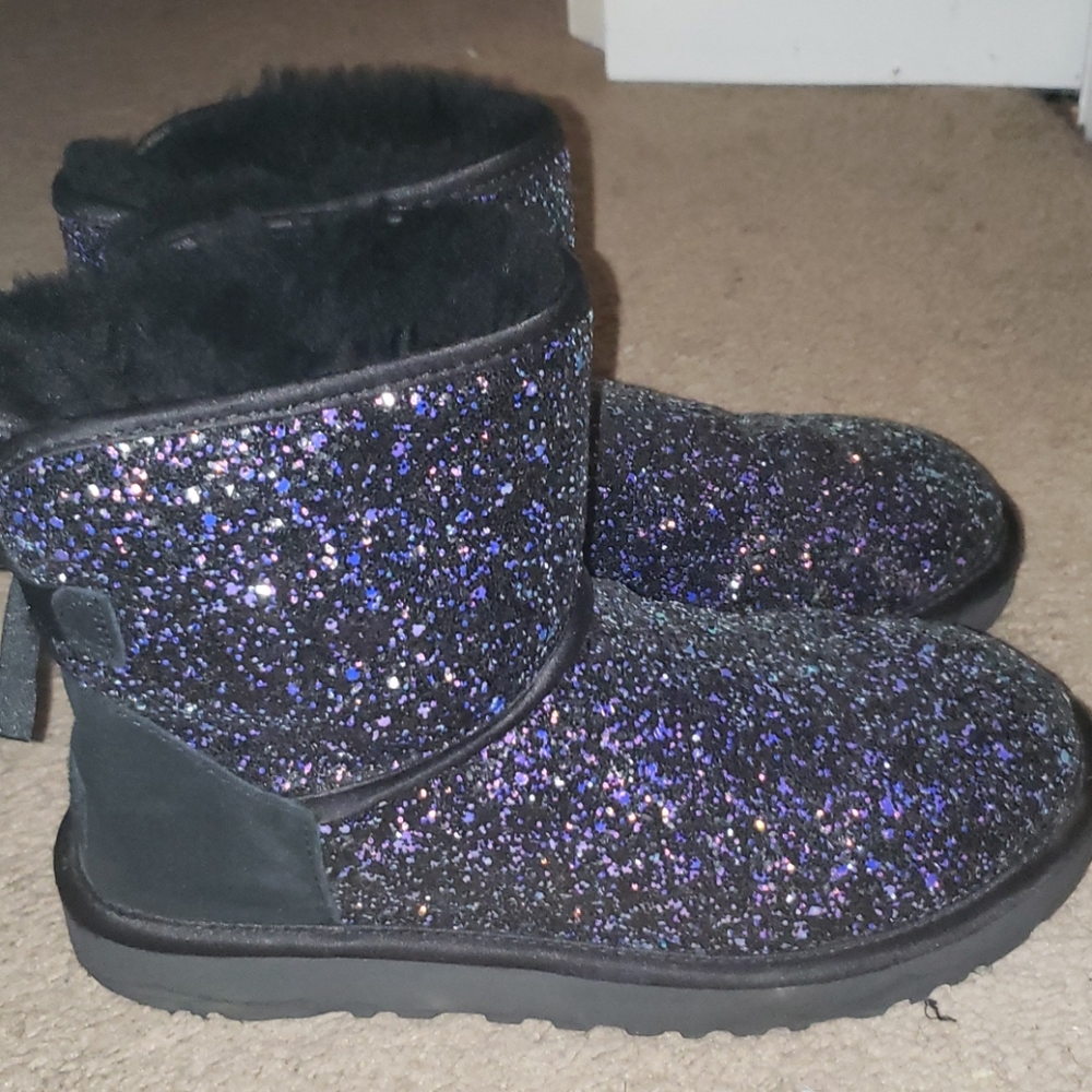 Black Cosmo UGGs (Authentic)